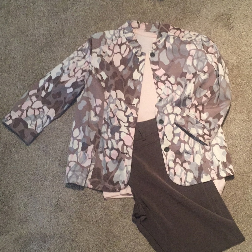 Chico’s light pink t-shirt